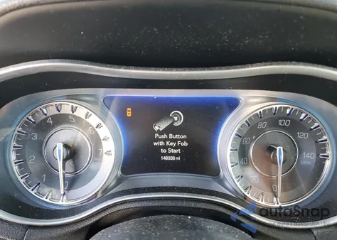 2017 Chrysler 300 Limited z USA, uszkodzony, nr VIN 2C3CCAAG4HH661855